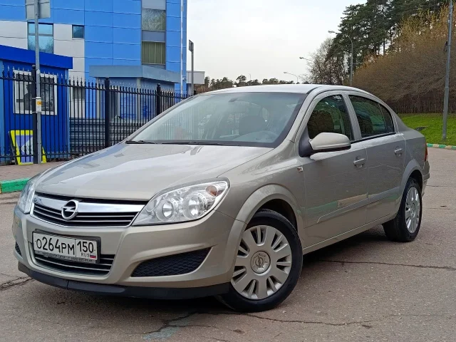 Фото: Opel Astra 1.6 MT 2008