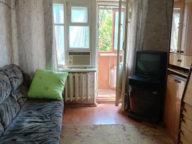 Фото: Сдам 3-ком. кв-ру, пр-т Победы 24 (площадь), 4/5, не угловая. Состояние обычное жилое с необходимой мебелью и техникой.