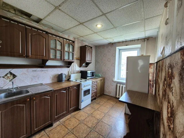 Фото: Продам 3х к.кв., ул.Москаленко 21, 7/9, ж/м Строитель. Дом кирпичный, не угловая, лифт работает. Окна пластик, новая про