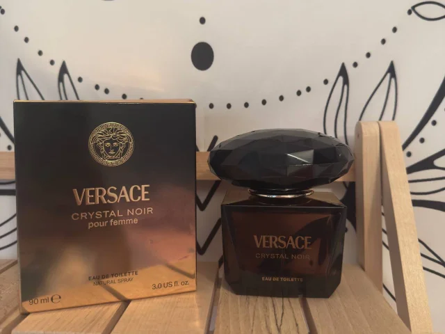 Фото: Versace crystal noir туалетная вода