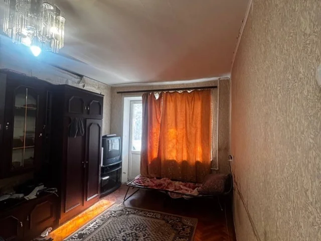 Фото: Продам 1к. квартиру 17 МКР. по ул. Троицкая д.63. В шаге от рынка ,,Юмовила’’. школы № 27 и 53, Терраспорт, кинотеатр ,,