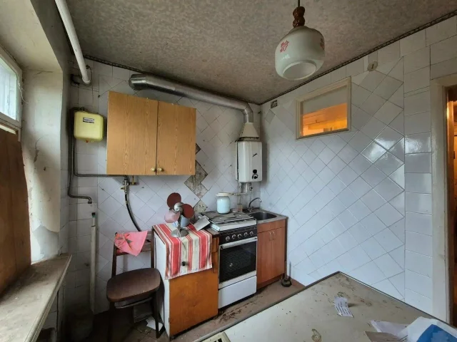 Фото: Продам 2х ком.кв-ру, ул.Пушкинская 29, 5/5. Не угловая, крыша не течет, есть большая кладовая. Трубы на воду и канализац