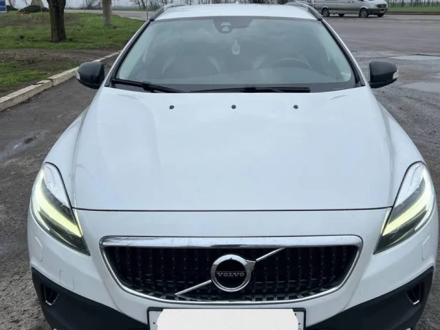 Фото: Volvo V40 Cross Country