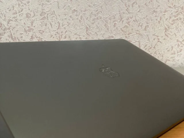 Фото: MacBook Pro /256