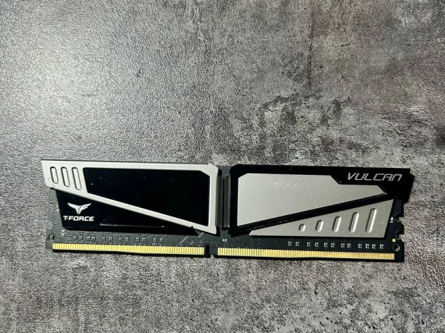Фото: Оперативная память VULCAN DDR4 8gb 2400
