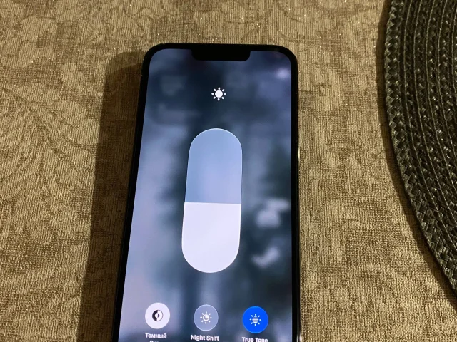 Фото: Обменяю свой iPhone 13 pro 256 на телефоны гугл пиксель или виво х-серии, телефон подарил родственник коробка утеряна от