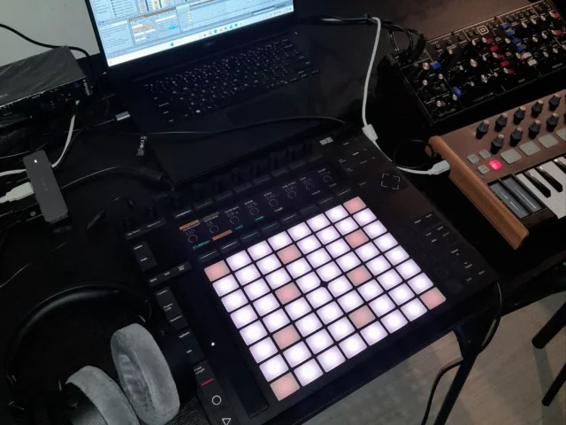 Фото: Продам Ableton Push 2