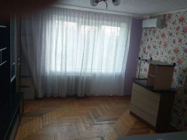 Фото: Сдам на длительный период 2 к. кв. , пятый этаж , 48 кв. м