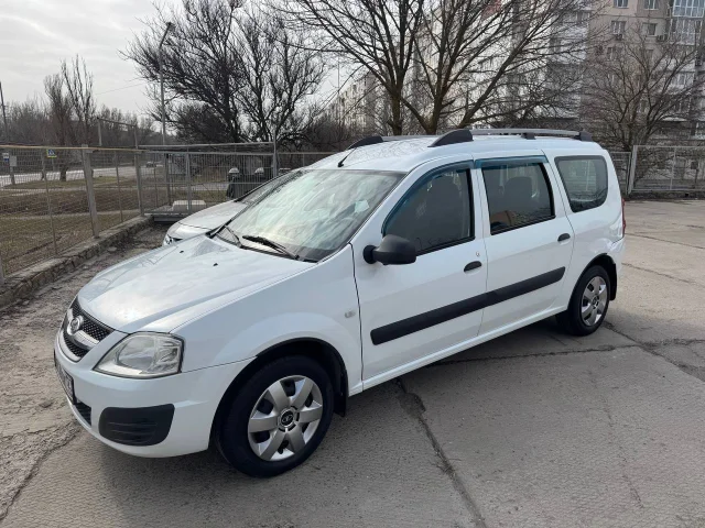 Фото: Продам LADA Largus 2014,1.6,8V,86 сил,механика,двигатель и коробка Рено,кузов оцинкованный,в отличном состоянии,все стек