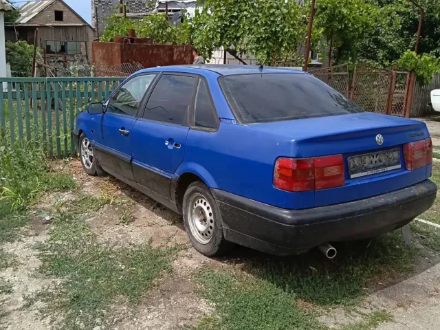 Фото: Продам Volkswagen Passat B4 на уверенном ходу мотор 1.8 коробка механика цена 120 000 руб. находится в Рыково Геническог