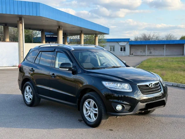 Фото: В продаже Hyundai Santa Fe рестайлинг (2011 года)