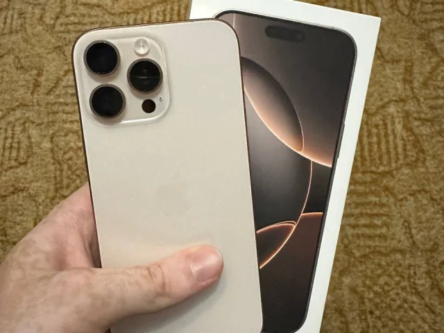 Фото: iPhone 16 Pro Max (Desert titanium)