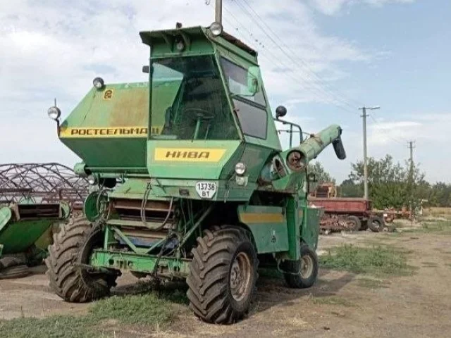 Фото: Продам Комбайн Нива Ефект