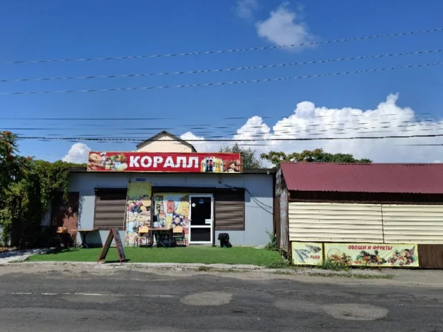 Фото: Продам Магазин на Белосарайской косе, вдоль дороги, 70 метров от моря. Магазин расположен на 2х сотках приватизированной