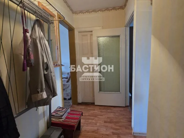Фото: Продаётся 2-х комнатная квартира г. Луганск, пос. Юбилейный, кв.Королёва. 4/5 этаж, 47 кв.м. Комнаты изолированы, окна М