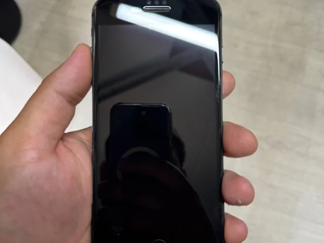 Фото: Продам айфон 7plus все работает отлично