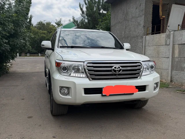 Фото: Продам Toyota Land Cruiser 200 4.5 дизель 2014г
