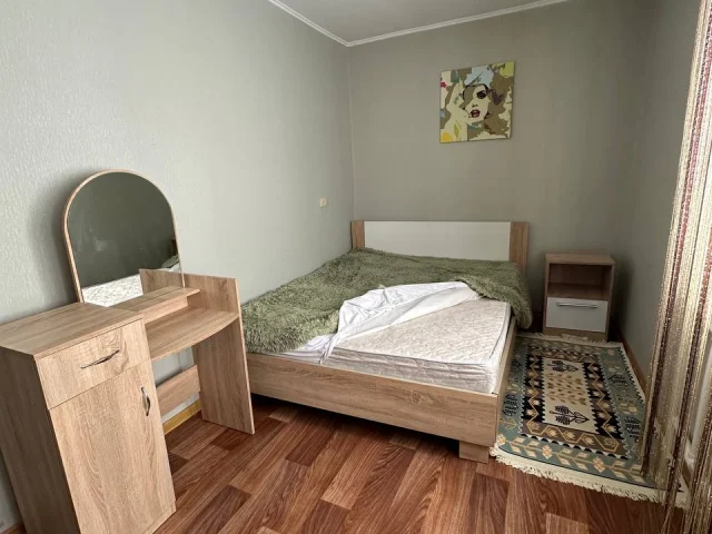 Фото: Продам кровать,трельяж,тумба,б/у.цена35000.т
