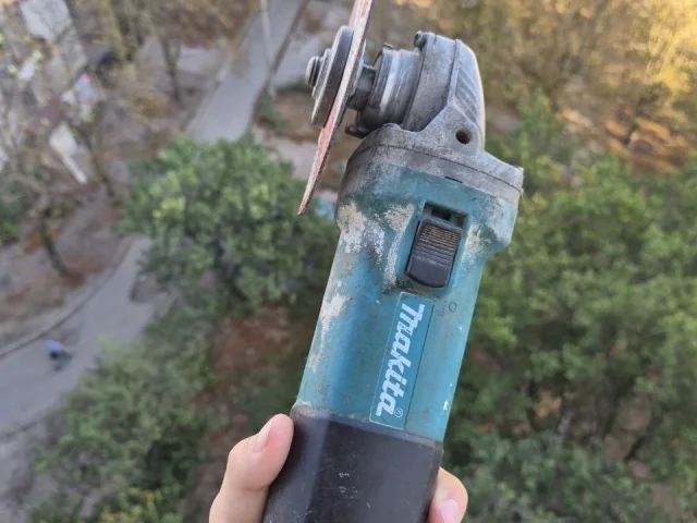 Фото: Makita 9558 HNR 125