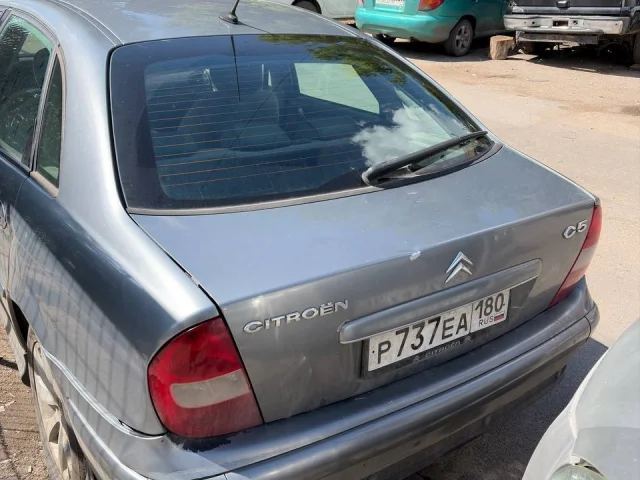 Фото: Продам ситроен с5 2002 года. На полном ходу, двигатель 2.0 бензин. Пробег 210 000 . Все расходники поменяны . 350 000 р.