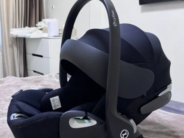 Фото: Автолюлька Cybex Cloud T Plus