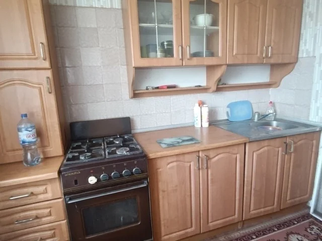 Фото: Горловка! Сдам в аренду 2-х ком.кв-ра на 88 квартале по ул. Украинская 113, 9/9 (лифт работает). Окна пластик, бак, лодж