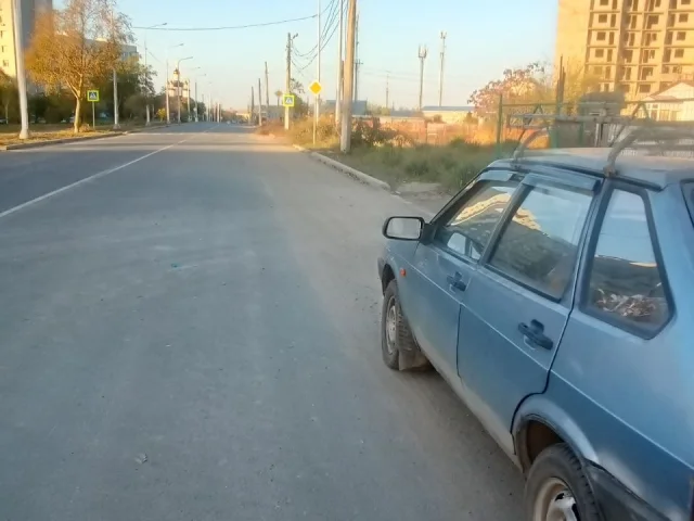 Фото: Продам ваз 21 09, состояние хорошее, резина новая техосмотр пройден, цена 88 т рублей, вапросы только по телефону,