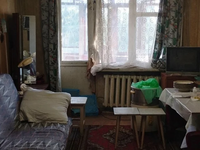 Фото: Горловка!!! Продаётся 3-х ком.кв-ра, ул. Нестерова 103, 3/5.Квартира угловая, под ремонт, стены утеплены, новая входная 