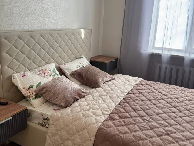 Фото: СДАМ ПОСУТОЧНО 1, 2х КОМНАТНЫЕ КВАРТИРЫ В ГОРОДЕ ДОНЕЦКЕ и МАКЕЕВКИ