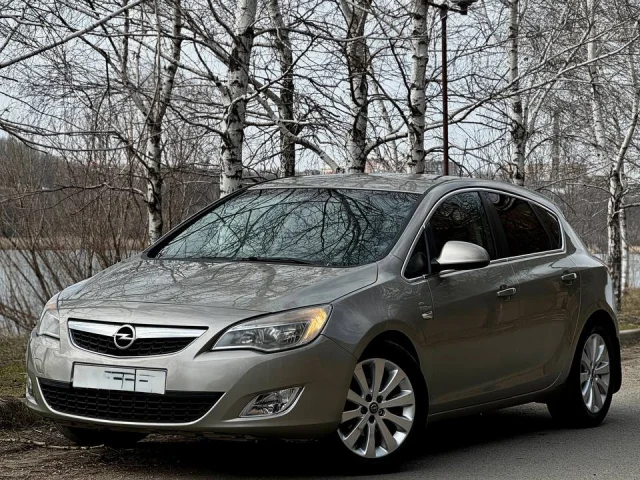 Фото: Opel Astra j cosmo 1.6 AT 2012 г.в