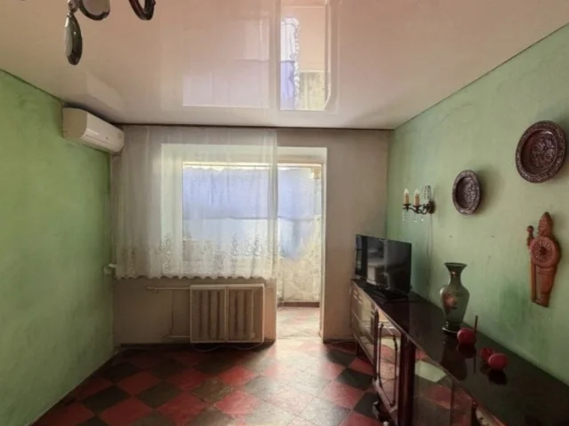 Фото: ‼️Продаётся 2-х комн. кв-ра в самом центре Луганска ул.15-я линия 4/5эт.кирпич. дома( район ресторана «Династия»)
