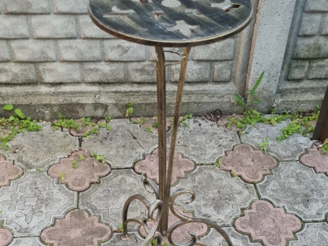 Фото: 🥀Продам кованые подставки б/у для цветов🥀 - три штуки