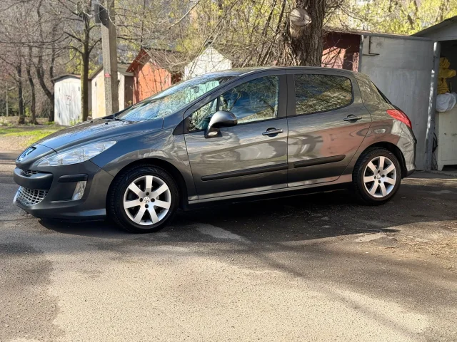 Фото: Peugeot 308 2008г,я собственница, родной окрас,родной пробег(256.000),хорошая комплектация, abs,esp, климат-контроль, да