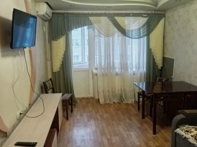 Фото: ПРОДАЁТСЯ 2-х комнатная квартира в хорошем состоянии со свежим ремонтом в г. Северодонецке