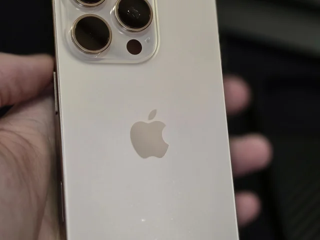 Фото: Продам iPhone 16 Pro 256GB Desert Titanium 🏜 Sim+eSim