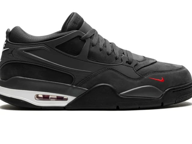 Фото: Продам кроссовки Air Jordan 4 RM