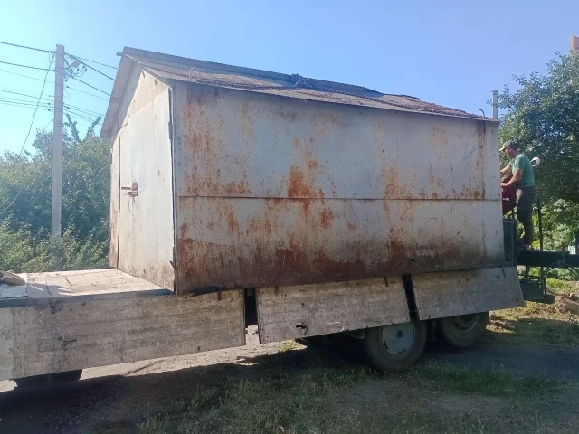 Фото: Продам гараж длина 4500 ширина 3320 высота заезда 1900 цена 150000 торг на перевозку.тел