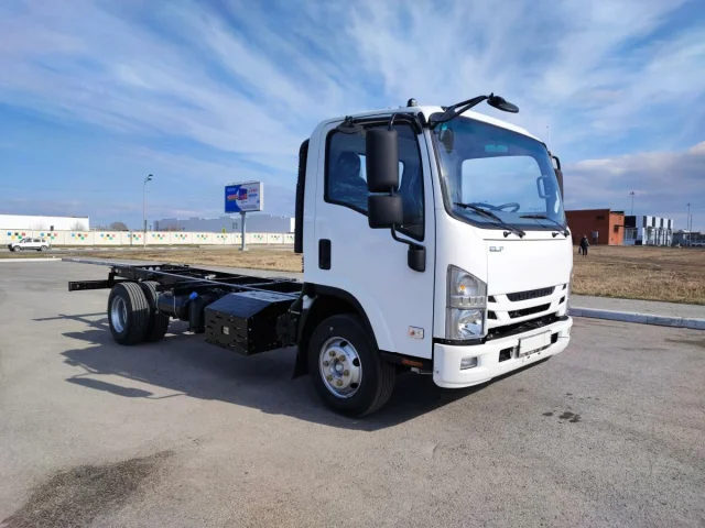 Фото: В наличии шасси под застройку и готовые машины на базе ISUZU-ABEX полной массой 10 550кг. Гарантия 2 года или 250 000км.