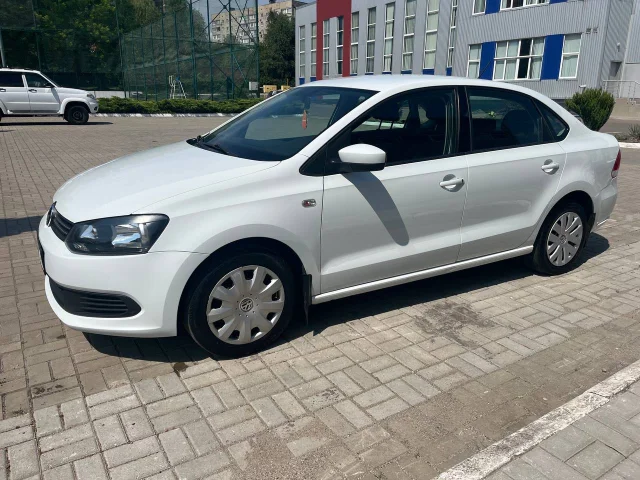 Фото: Продам Фольксваген Поло 2015 года ,