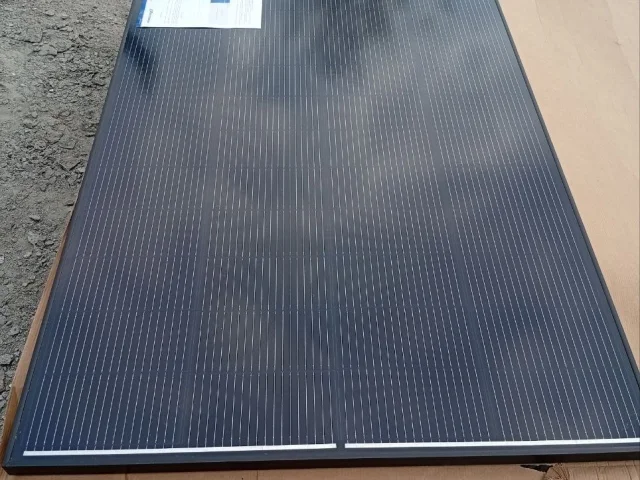 Фото: Продам солнечные панели 2 по 300w ват цена 25000₽ за шт и два инверторных преобразователя один 12v, 2000w ват пиковая мо
