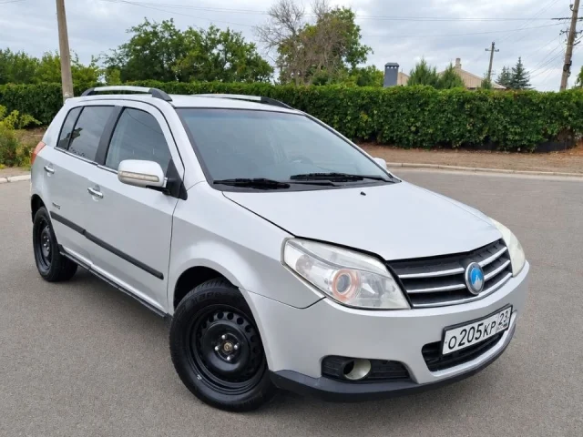 Фото: Geely MK Cross, 2012 г