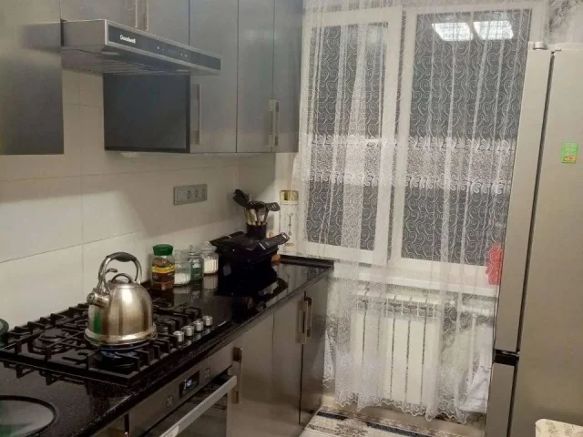 Фото: Продам 2к. квартиру в Жовтневом районе, по пр. Металлургов 73, 4/9 этаж. Квартира с шикарным ремонтом, комнаты раздельны