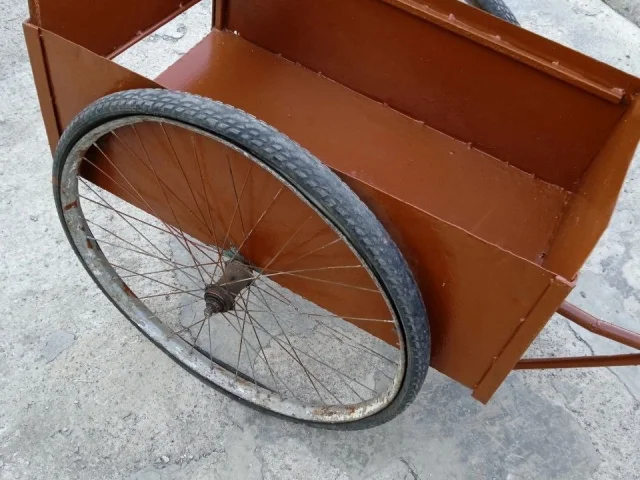 Фото: 🚛 Универсальная грузовая тачка / 🚲 Велоприцеп (самодельная)