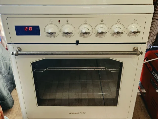 Фото: Продам широкую комбинированную плиту Gorenje retro K67333W премиум класса производства Словения в отличном, новом состоя