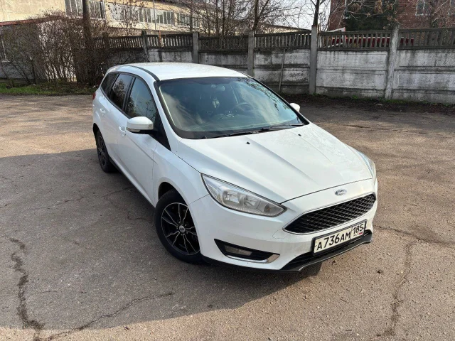 Фото: Продается ford focus 3 рестайлинг 2015г. Не битая, не крашенная как по отчетам, так и по прибору.Пробег 205т. Поменяны в