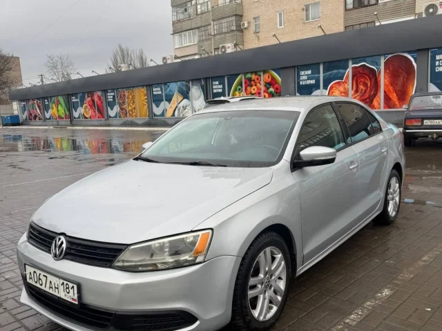 Фото: Volkswagen Jetta 2011
