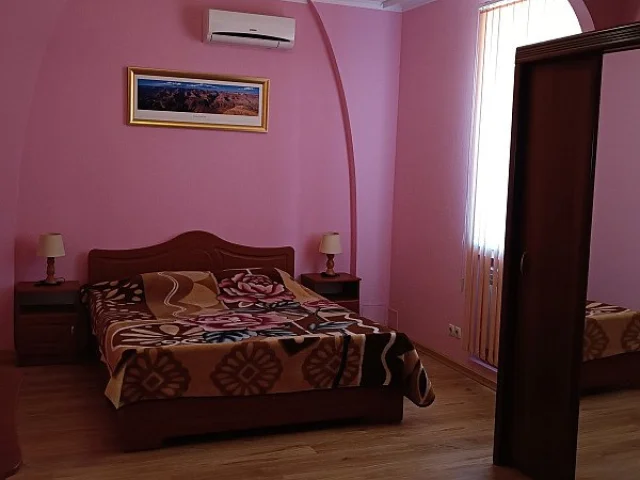 Фото: Продам гостиницу в центре Макеевки