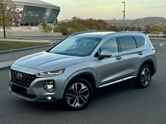 Фото: В продаже Hyundai Santa-fe 2020 года