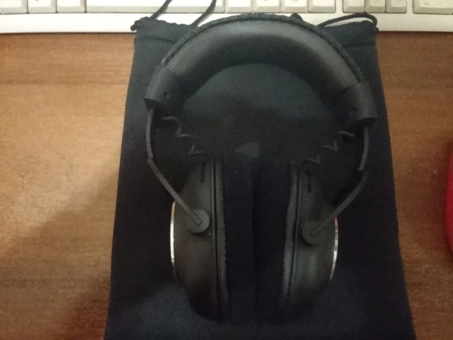 Фото: Наушники новые полный комплект оригинал Logitech G Pro X H26 продам за 6000 рублей. Новые неношенные ботинки демисезонны