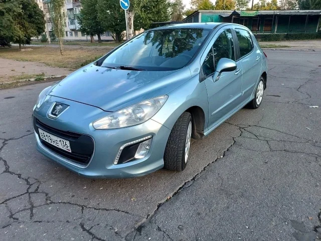Фото: Peugeot 308 • 2012 • 1.6 АКПП